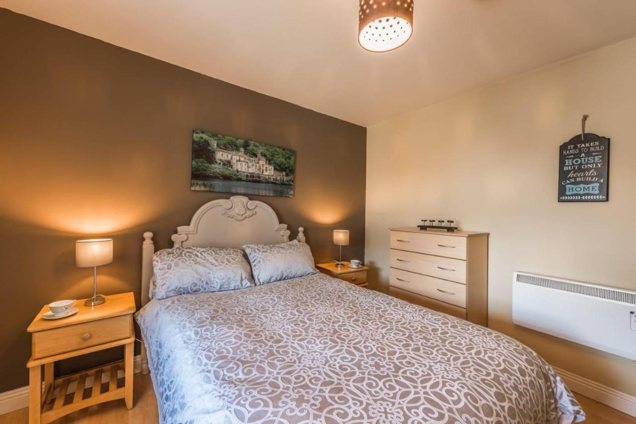 Walshs Apartment 4 Westport Bagian luar foto