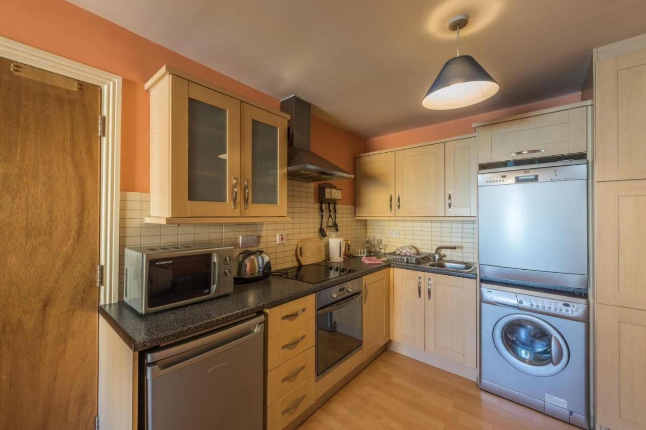 Walshs Apartment 4 Westport Bagian luar foto